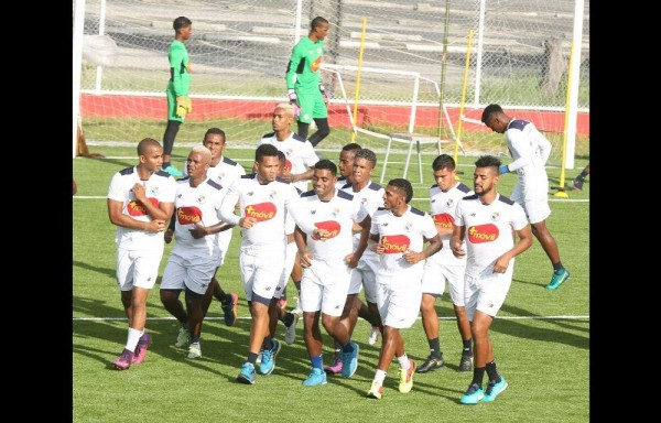 Los jugadores de la selección de Panamá continúan con sus entrenamientos.