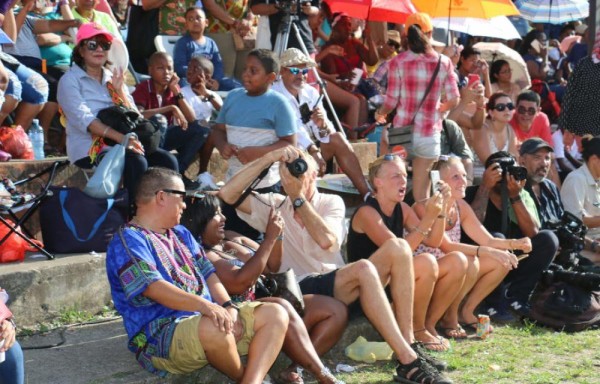Colón baila al ritmo de los congos