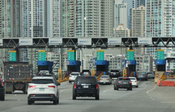 $10 es el monto de la multa que deben pagar los conductores por no tener saldo.