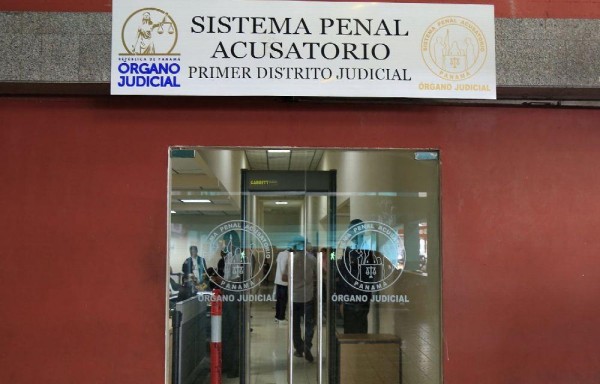 Pareja de ladrones pasará 6 años tras las rejas por robarle a una dama