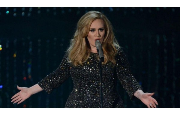 Adele, molesta con Trump