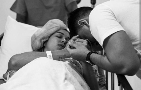 ¡La pasó difícil con su bebé!