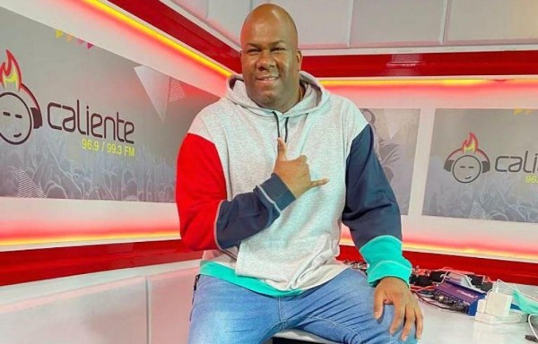 Luchito es presentador de tv.