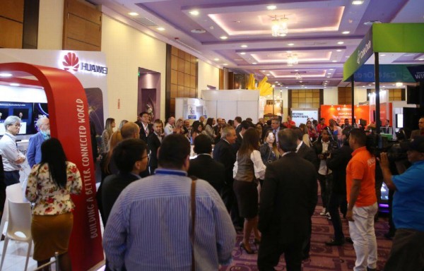 90 representantes internacionales estarán hasta hoy.