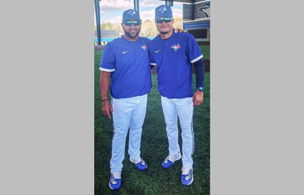 José Mayorga y Ashley Ponce trabajando.