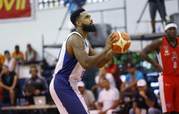 El baloncetista panameño Josimar Ayarza se viene destacando en la temporada 2020.