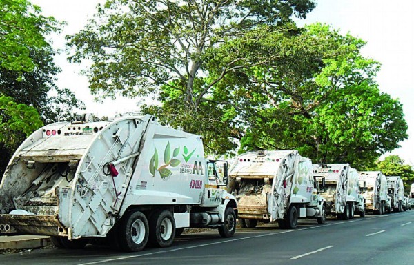 Hasta que la AAUD cancele la deuda de $2.6 millones, los camiones no recibirán mantenimiento.