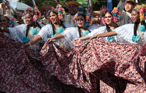 Lo hermoso de nuestro folclore. ¡Viva Panamá!