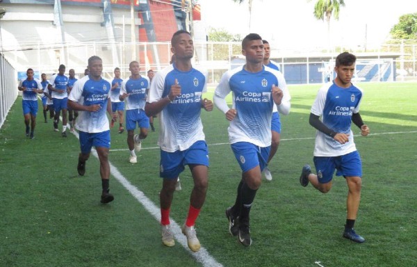 El fútbol está detenido en Panamá desde marzo pasado.
