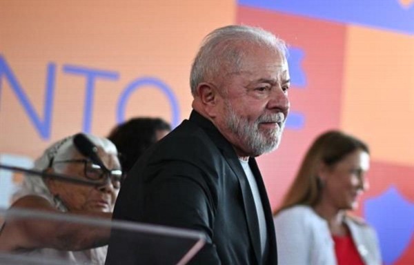 Presidente de Brasil tiene 77 años de edad.