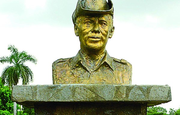 Pondrán también ofrenda floral al busto de Torrijos.