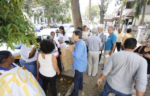 Protesta se realizó ayer en la Procuraduría.