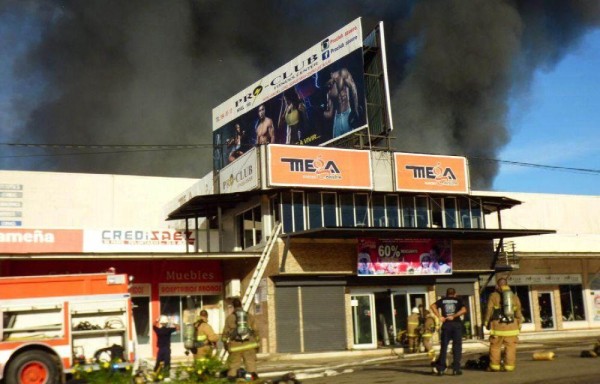 Está ubicado en la entrada de la ciudad de Las Tablas.