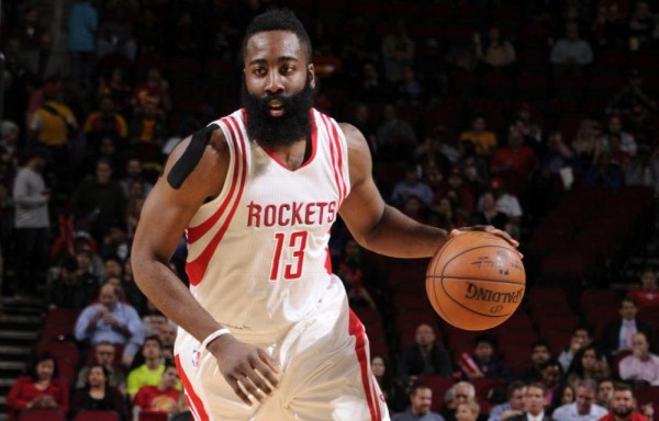 El escolta estadounidense James Harden dio una exhibición histórica en la NBA.