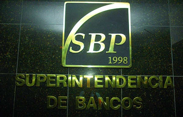 Superintendencia de Bancos tomó el control del banco a las 3:30 p.m.