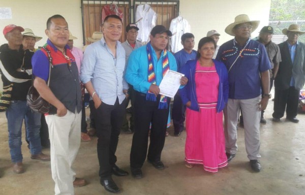 Caciques general, local y regional de la comarca.