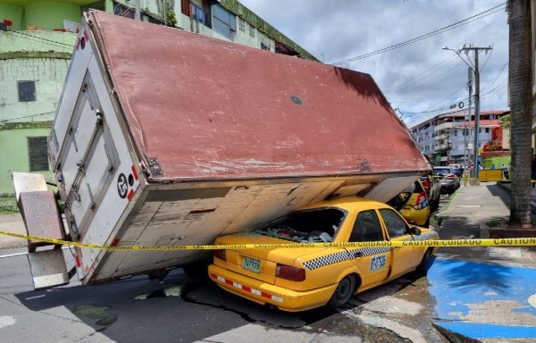 Solo hubo daños materiales