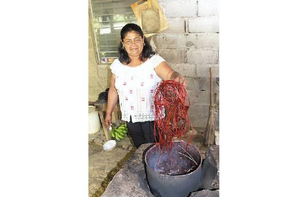 Unesco declara patrimonio inmaterial la confección del sombrero pintao panameño