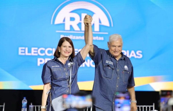 Marta Linares de Martinelli fue presentada como candidata a vicepresidenta por los partidos RM y Alianza.