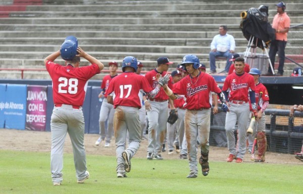 Los panameños pegaron 19 imparables ante los de Ecuador en el Rod Carew.