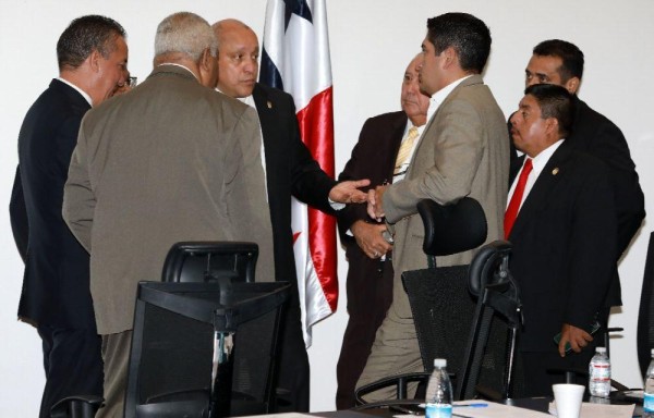 El proyecto fue discutido hoy en la Comisión de Salud dirigida por Crispiano Adames