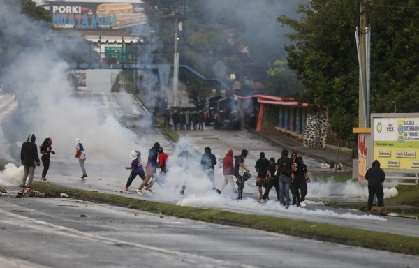 Cierres de calle y protestas en las inmediaciones de la Universidad de Panamá.