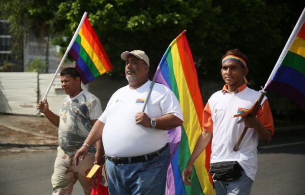 Celebran día del trabajador con marcha