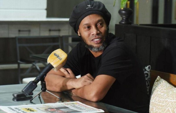 Ronaldinho ha sido el mentor de la carrera del argentino.