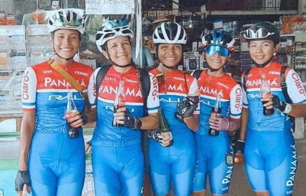Chicas de la Selección de Ciclismo pedalearon a la frontera debido a cierre