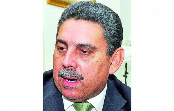 Exministro del Mida, Oscar Osorio, aún está detenido.