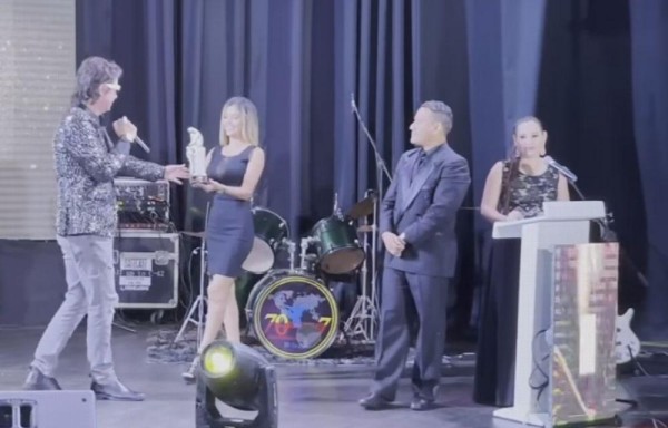 Los Rabanes reciben premio por su trayectoria