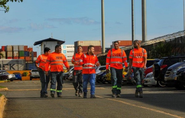 Trabajadores portuarios de Manzanillo