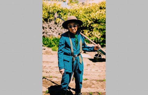 Se volvió influencer de moda a sus 85 años