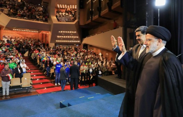 El presidente de Irán se reunió con jóvenes en Caracas