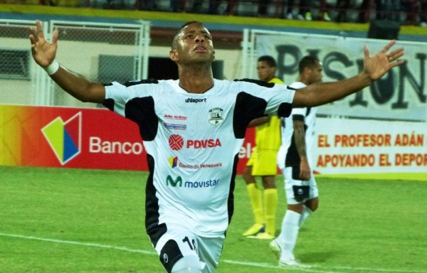 Con sus goles, Gabriel Torres se ha ganado el corazón de la fanaticada del Zamora.