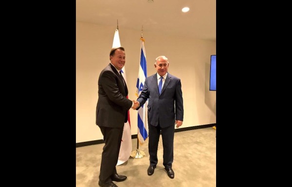 Varela resaltó que la relevancia de la comunidad judía en Panamá, manifestando que esta contribuye al desarrollo de nuestro país.