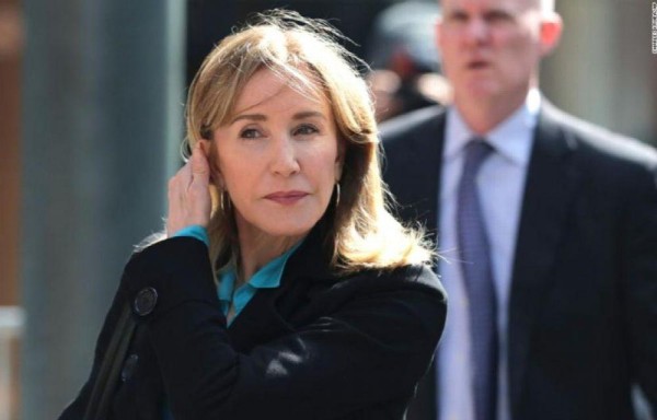 Felicity Huffman fue liberada de prisión