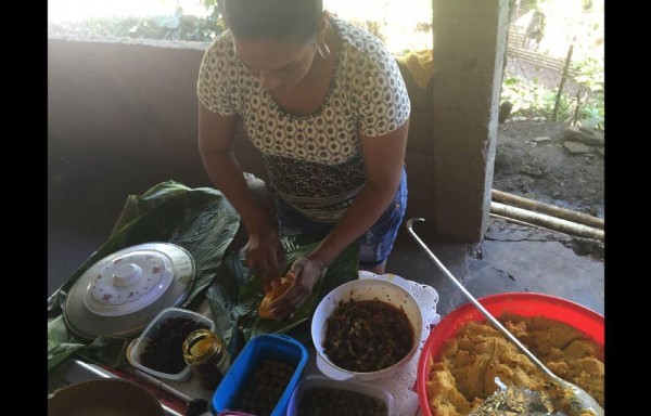 Tamales se encarecen por costo de sus ingredientes