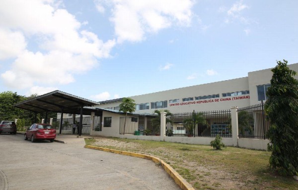 Escuela Modelo China-Taiwán sigue con problemas estructurales.