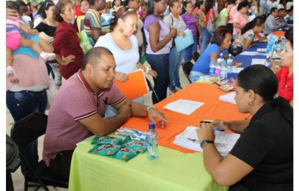 Vacantes para docentes de tecnología e informática, química, matemáticas y otros.