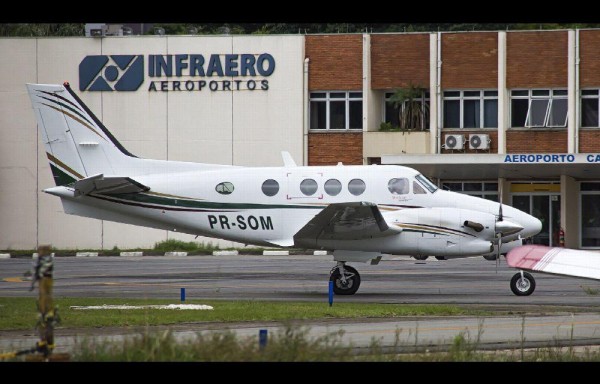 Avioneta en la que tres personas murieron ayer en un accidente.