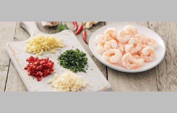 Prepara un rico arroz con camarones