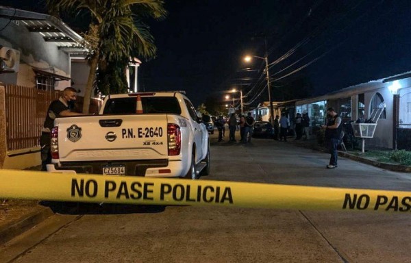 En el lugar se escucharon al menos más de 10 detonaciones, según testigos.