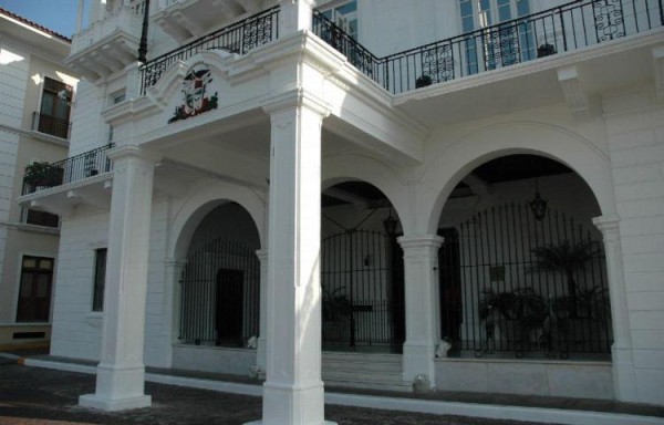 Funcionarios que van a correr a puesto de elección deben notificarlo a Presidencia