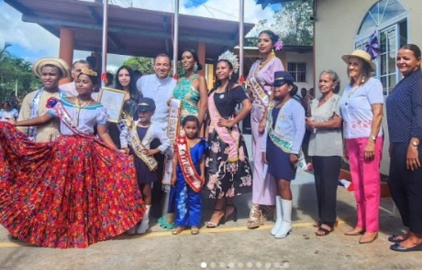 Acto cívico realizado en la junta comunal.