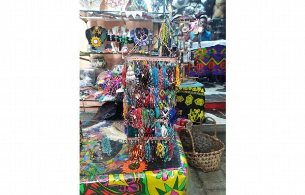 Las joyerías se elaboran a mano por los mismos indígenas.