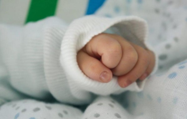 Fallecen dos bebés en Gaza.