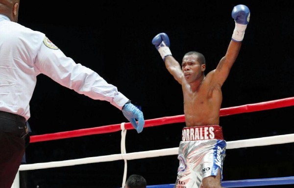 Jezreel Corrales, cuando noqueó al japonés Uchiyama.