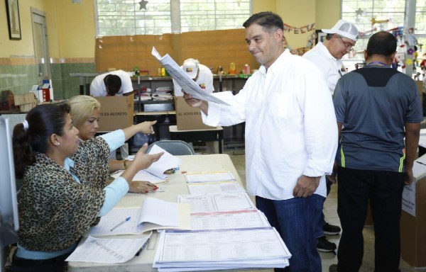 El diputado Adolfo ‘Beby' Valderrama venció a Arnulfo Arias Olivares con el 97.5% de los votos.