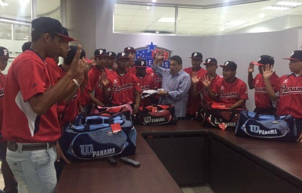 Selección Sub-16 que será dirigida por Rigoberto Blanco y debuta frente a Argentina.